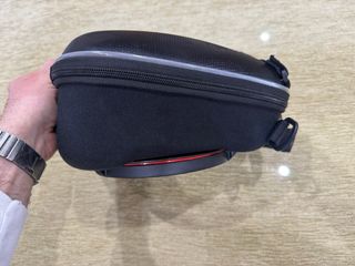 Bolsa sobre depósito moto