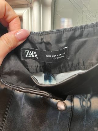 Falda vaquera tie-dye azul y blanca