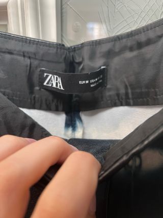 Falda vaquera tie-dye azul y blanca