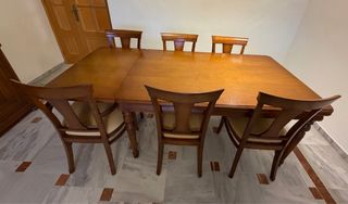 Conjunto Salón Comedor Roble Macizo. Buen estado.