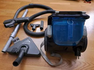 Aspirador Rowenta 1800W con Accesorios