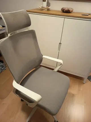 Silla de oficina SKLUM con ruedas