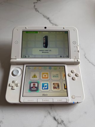 Nintendo 3DS XL Blanca + Cargador Original