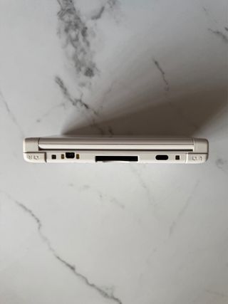 Nintendo 3DS XL Blanca + Cargador Original