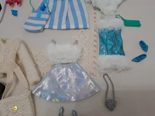 Lote Ropa y Accesorios Barbie