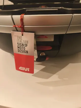 Maleta  givi monokey 46 Lts negra