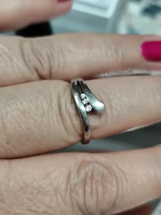 Anillo vintage plata de ley con 3 circonitas