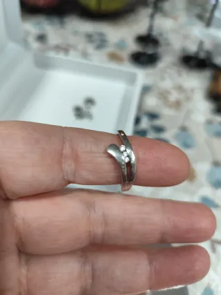 Anillo vintage plata de ley con 3 circonitas