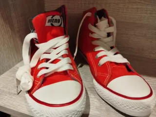 Zapatillas Mustang altas rojas