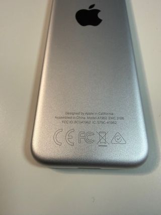 Apple TV HD con Siri Remote y cable