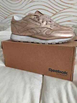 Deportivas Reebok clasic Metalizadas Doradas