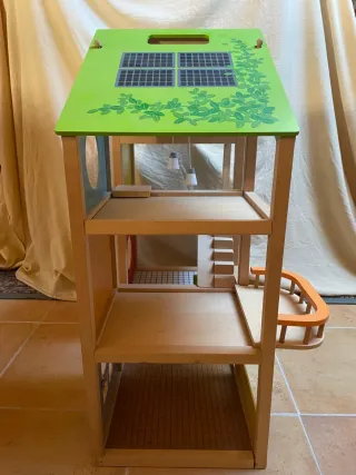 Casita de muñecas Hape de madera