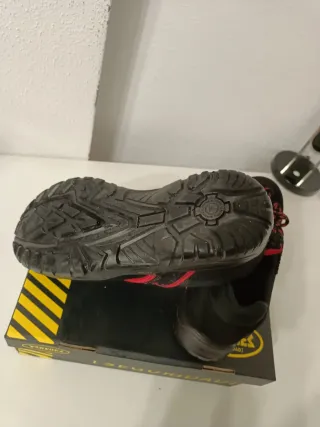 Zapatos de seguridad Paredes negros y rojos