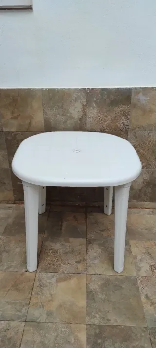 Mesa de plástico desmontable para exterior