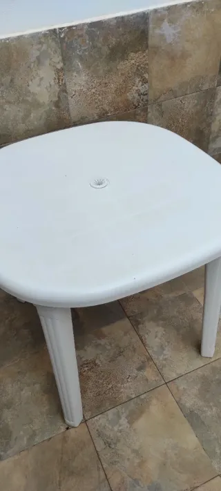 Mesa de plástico desmontable para exterior