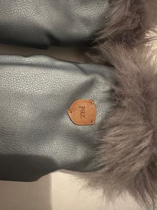 Guantes Paz Rodríguez para carro grises