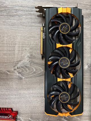 Lote Componentes PC: Tarjeta Gráfica, RAM y Disco