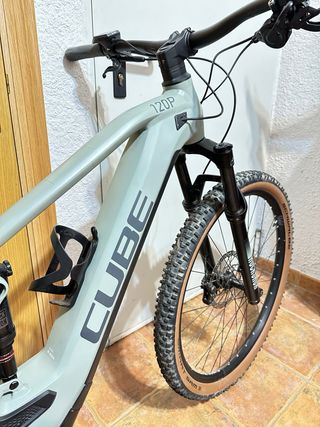 Bicicleta Eléctrica Cube Stereo Hybrid 120 PRO