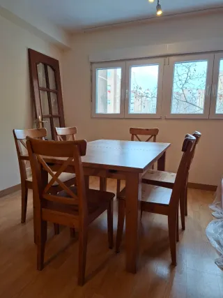 Mesa comedor extensible 1,50 a 1,80cm + 6 sillas