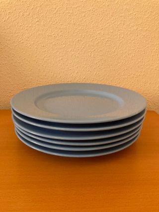 10€ por conjunto de 6 platos llanos azules