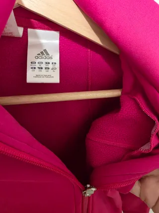 Sudadera Adidas rosa con capucha