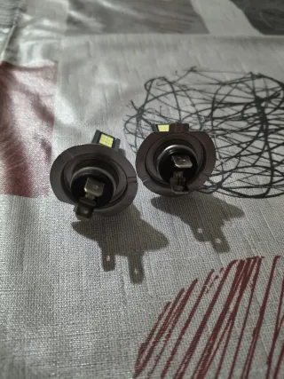 2 Bombillas LED Turismo y furgoneta