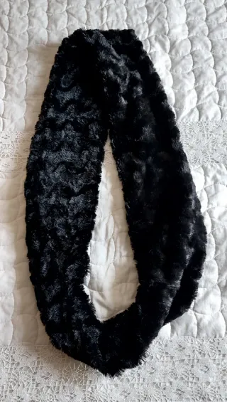 Bufanda pelo sintético negro