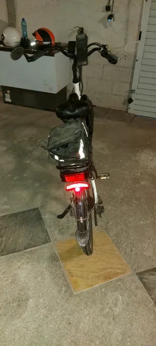 Bicicleta Eléctrica GLOP Blanca