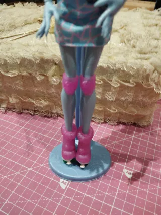 Monster High Abbey Bominable Patines