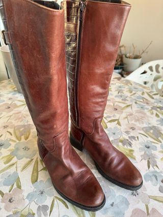 Botas de piel marrón talla 39