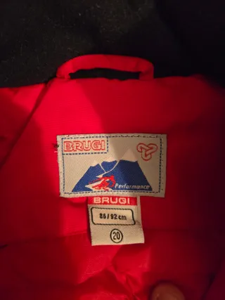 Traje de nieve rojo para niños