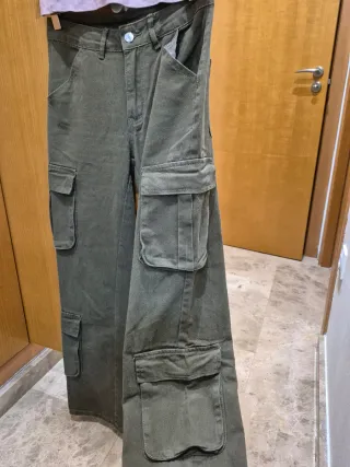 Conjunto Pantalón Cargo t.36 y Camiseta Talla XS