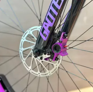 Bicicleta fibra de carbono dirt jump