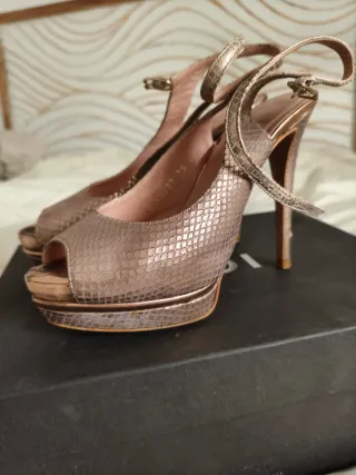 Tacones LODI dorados y rosas