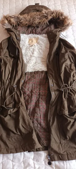 Chaquetón verde Pull&Bear Talla M