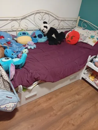 Cama de forja blanca