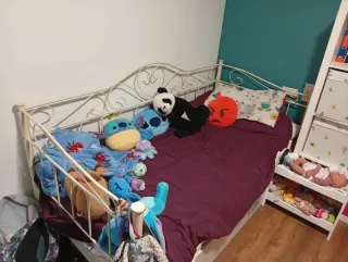 Cama de forja blanca