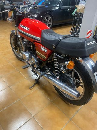 Ducati 500 GT Clásica Roja