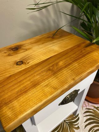 Coppia di Comodini in Legno Massello Bianco