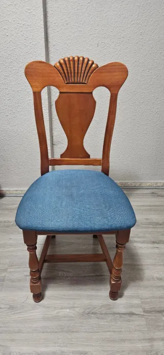 Mesa de comedor y 6 sillas de madera