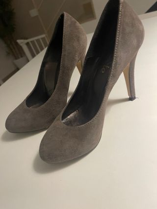 Zapatos de tacón grises talla 36