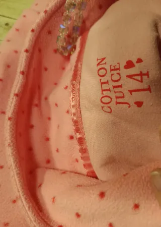 Bata rosa niña con corazones