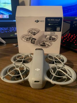 Dji Neo casi nuevo con cable de carga