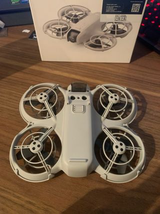 Dji Neo casi nuevo con cable de carga