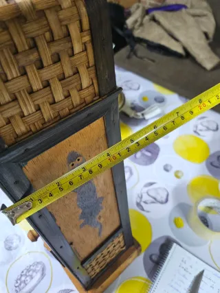 Mueble triangular con cajones