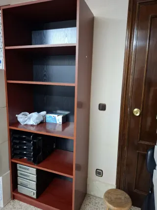 Estantería de madera