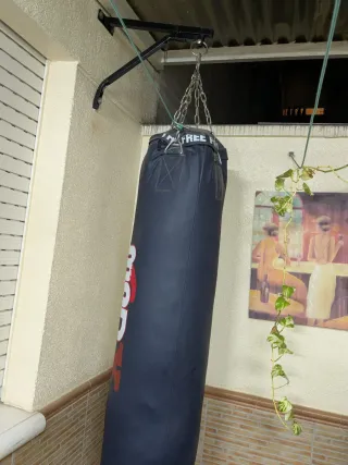 Saco de boxeo y soporte