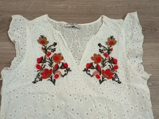 Blusa sin mangas bordada mujer- Talla S