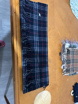 Chal Burberry Mujer Negro/Blanco