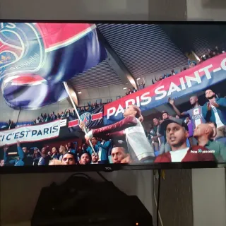 PS4 (PlayStation 4) Negra + 2 Juegos